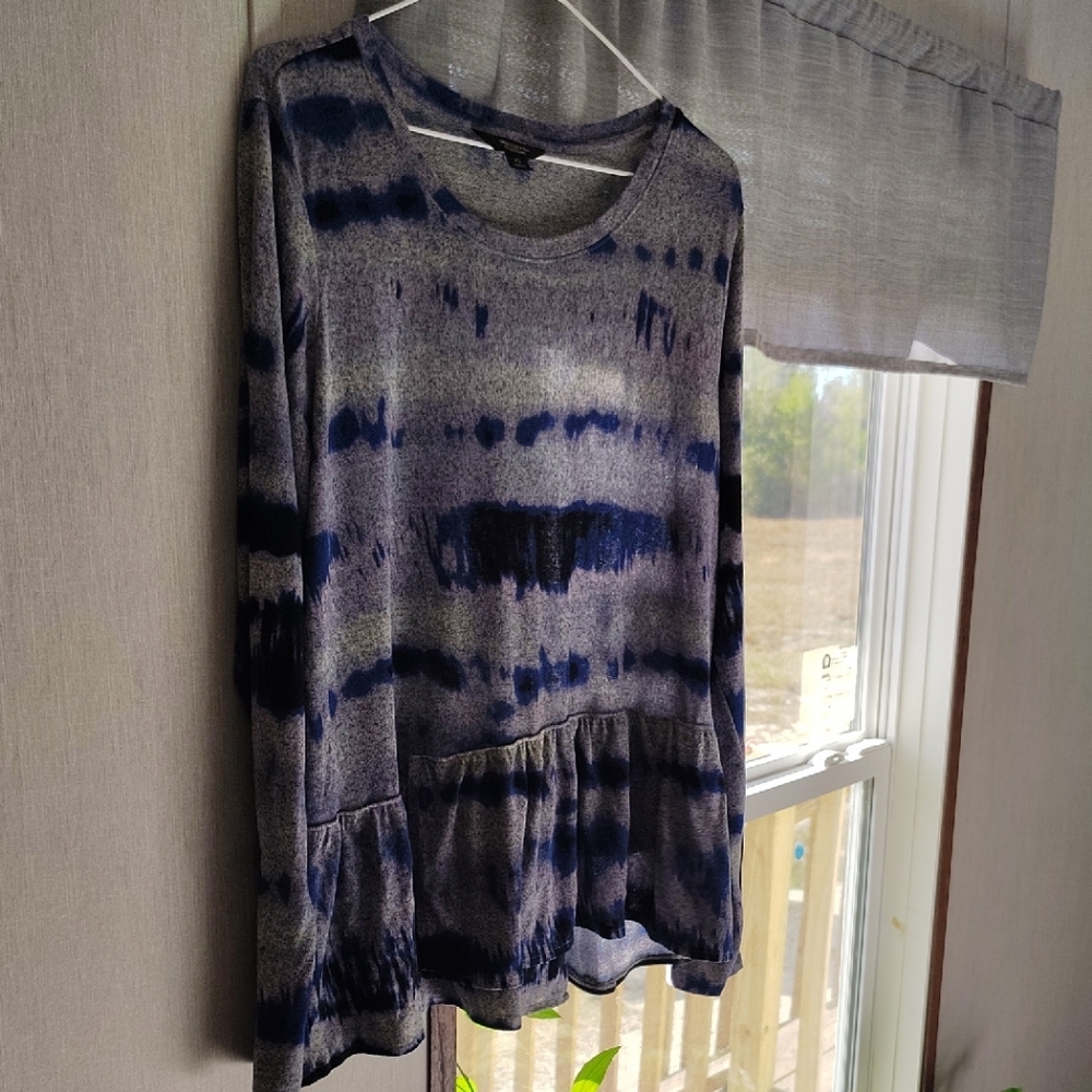 Simply Vera Vera Wang Navy and Gray Long Sleeve Top